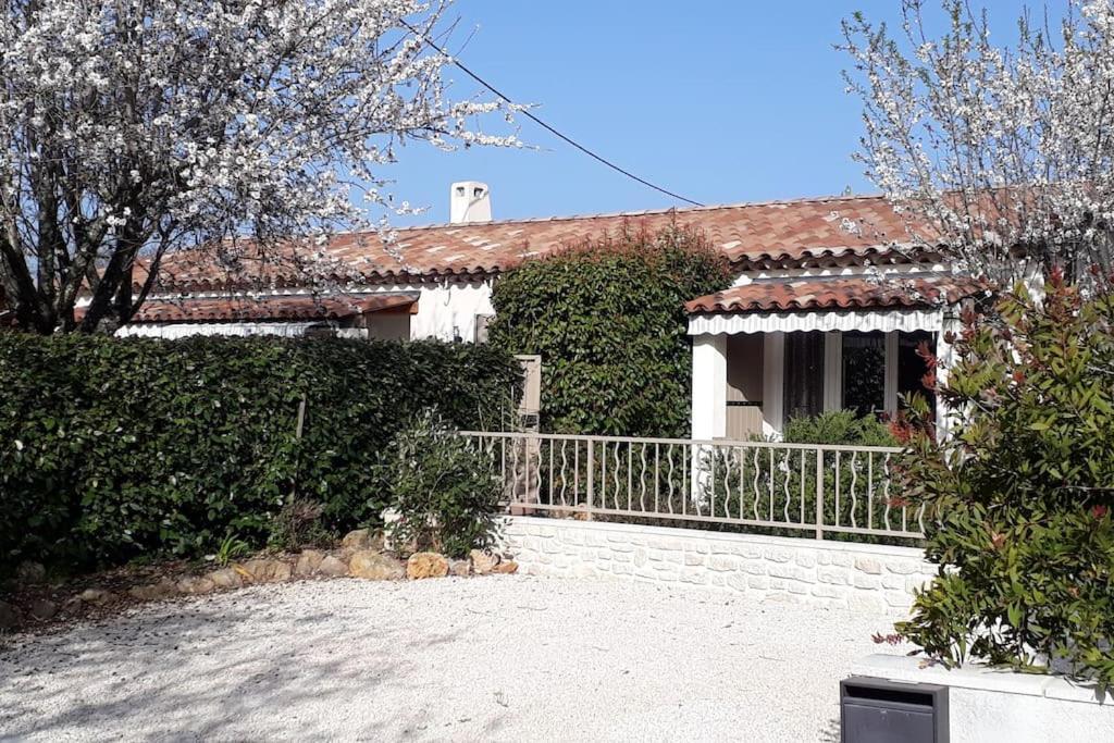 Maison 2 Ou 4 Personnes Jardin Parking Les Amandiers Lorgues Exteriér fotografie